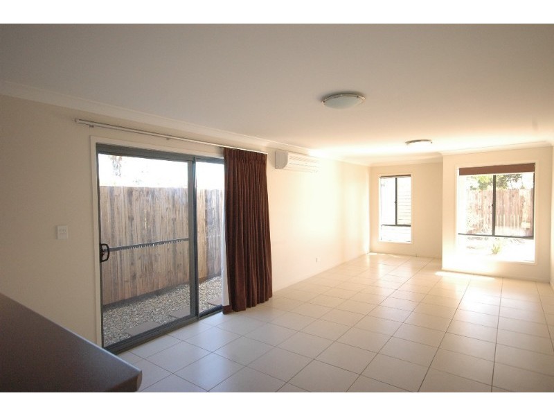 4/8 Gatfield Street, Newtown QLD 4350