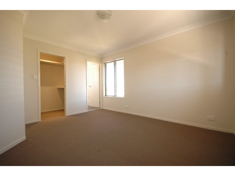 4/8 Gatfield Street, Newtown QLD 4350