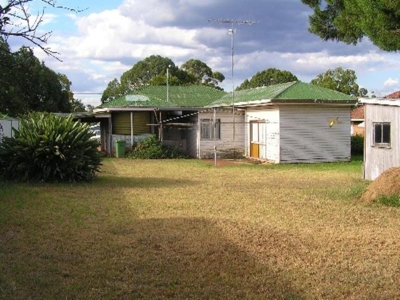 208 James Street, South Toowoomba QLD 4350