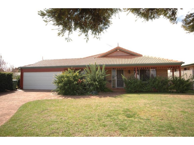 117 Hursley Road, Glenvale QLD 4350
