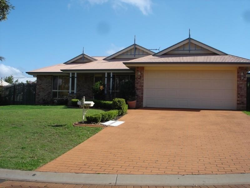 8 May Court, Middle Ridge QLD 4350