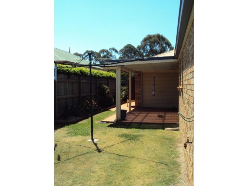 8 May Court, Middle Ridge QLD 4350