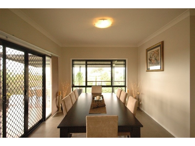 1 Windemere Terrace, Mount Lofty QLD 4350