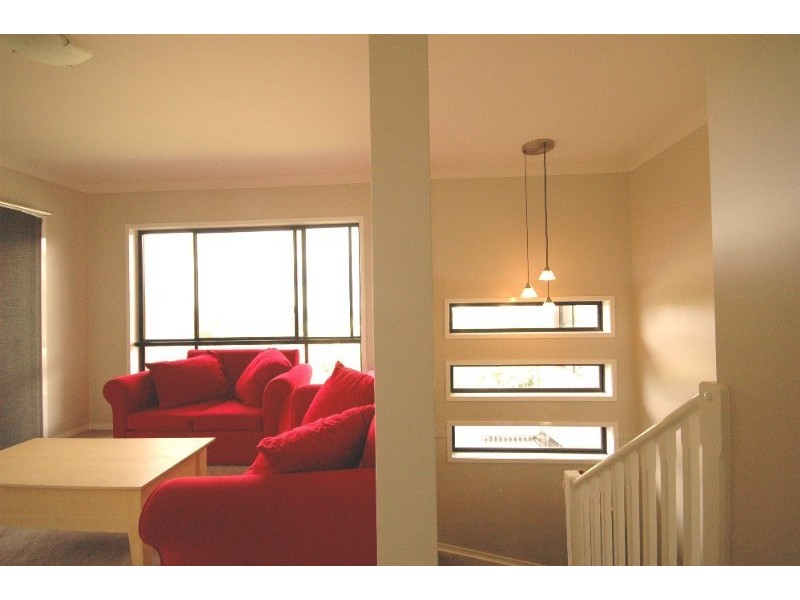 1 Windemere Terrace, Mount Lofty QLD 4350