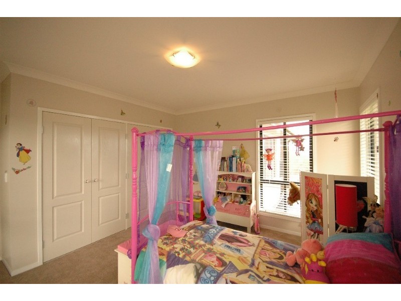 1 Windemere Terrace, Mount Lofty QLD 4350