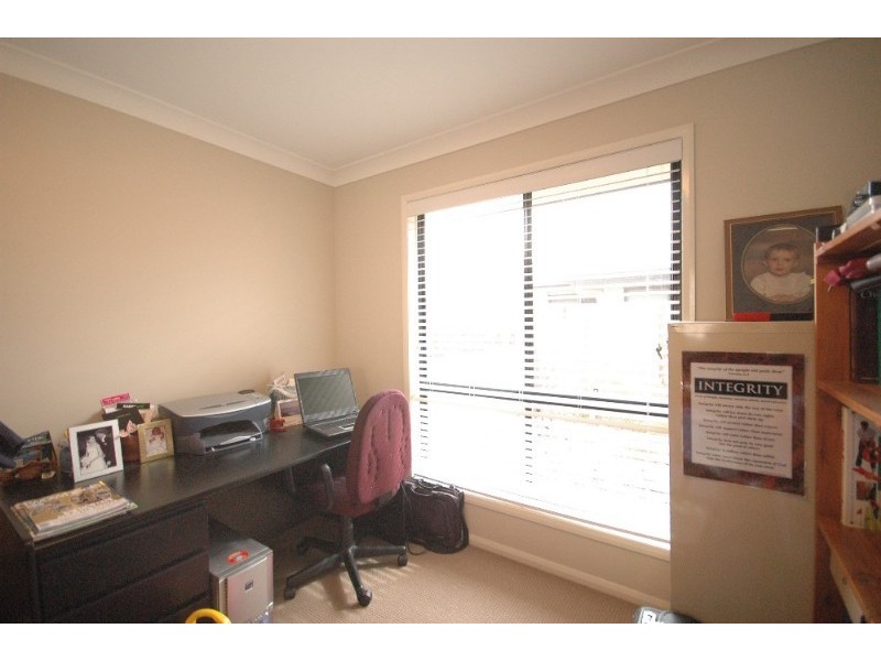 8 Sambar Court, Kearneys Spring QLD 4350
