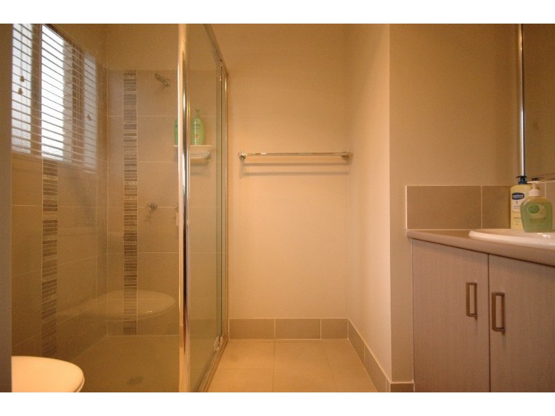 8 Sambar Court, Kearneys Spring QLD 4350