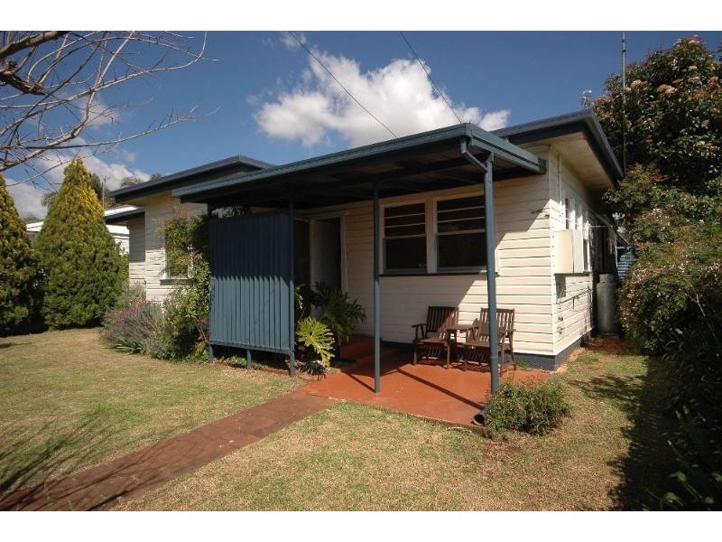 55 Leichhardt Street, Centenary Heights QLD 4350