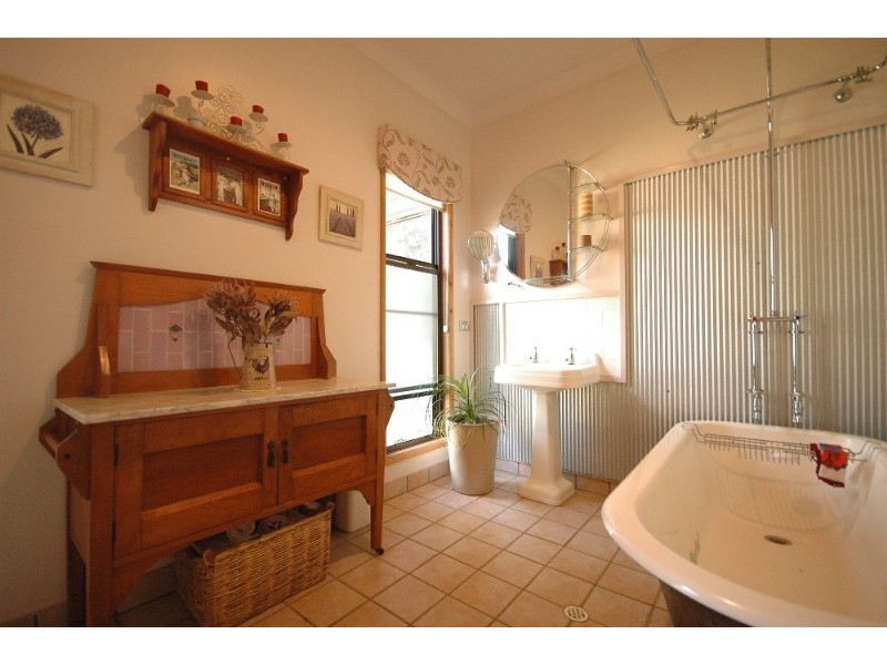 317 Beauaraba Road, Toowoomba QLD 4350