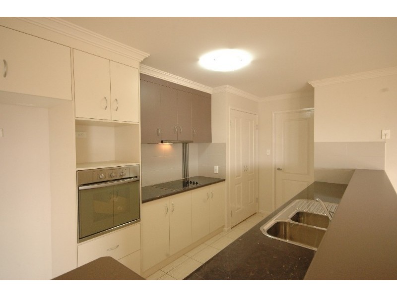 27 Ashford Drive, Wyreema QLD 4352