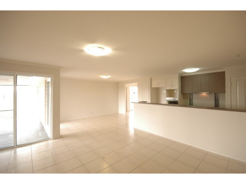 27 Ashford Drive, Wyreema QLD 4352