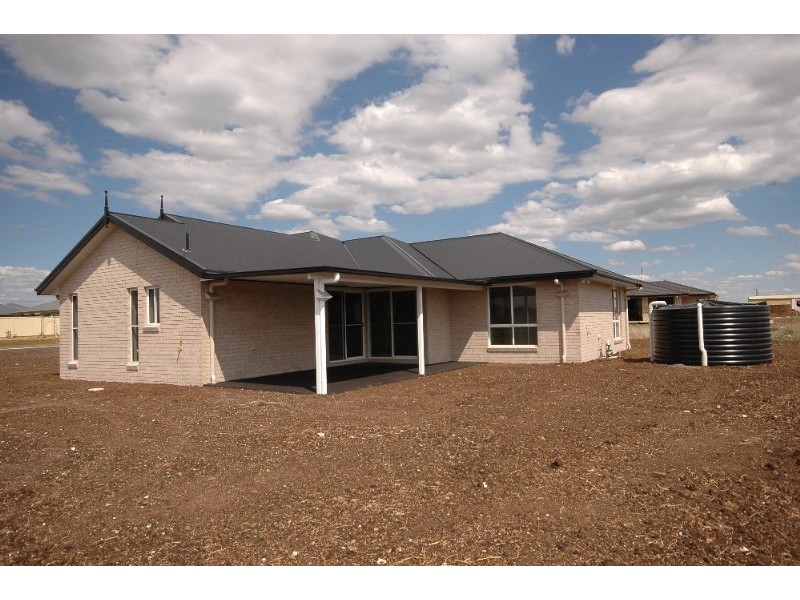 27 Ashford Drive, Wyreema QLD 4352