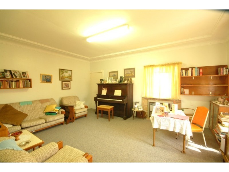 10 Ranfurley Street, Newtown QLD 4350