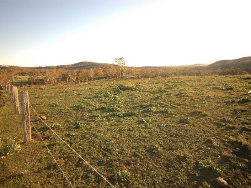 233 Sunset View, Glenvale QLD 4350