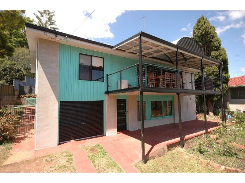 10 Beck Street, Mount Lofty QLD 4350