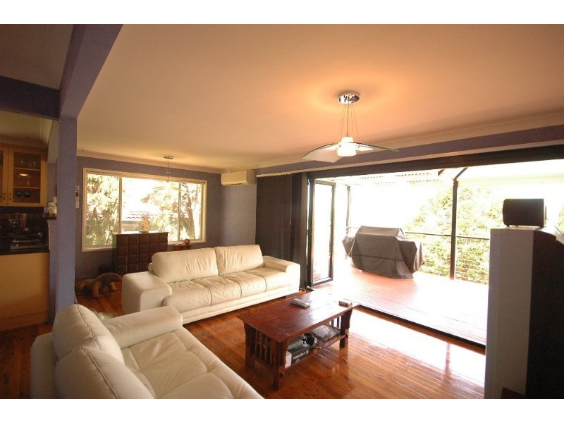 10 Beck Street, Mount Lofty QLD 4350