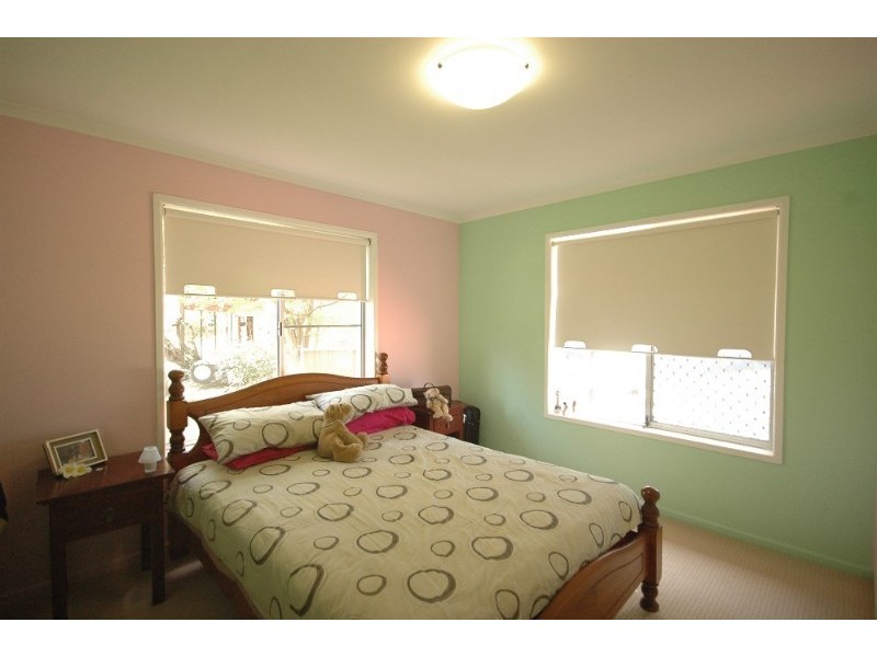 10 Beck Street, Mount Lofty QLD 4350