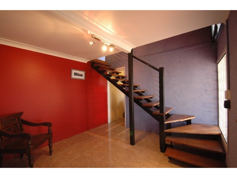 10 Beck Street, Mount Lofty QLD 4350