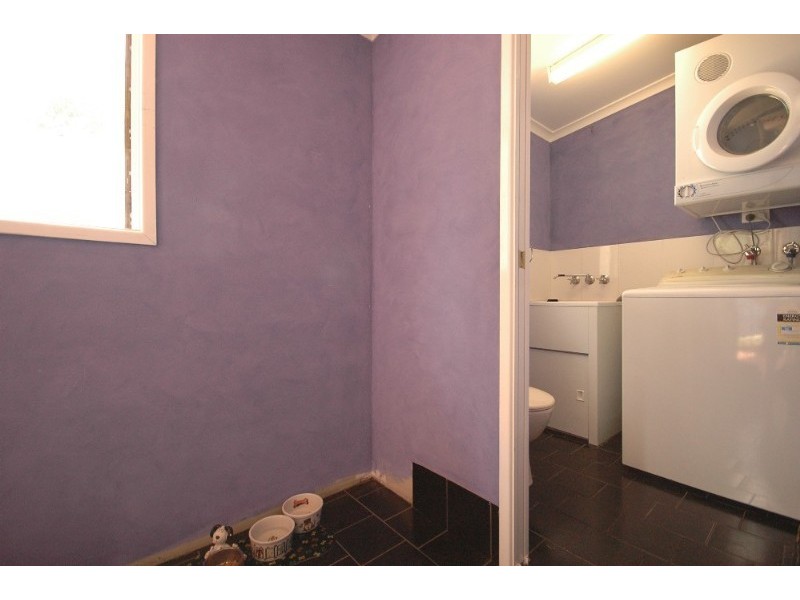10 Beck Street, Mount Lofty QLD 4350