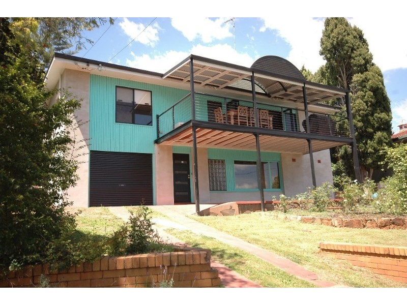 10 Beck Street, Mount Lofty QLD 4350