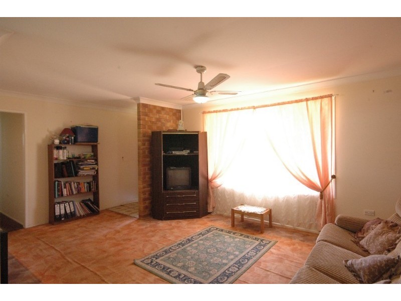 27 Arabian Street, Harristown QLD 4350