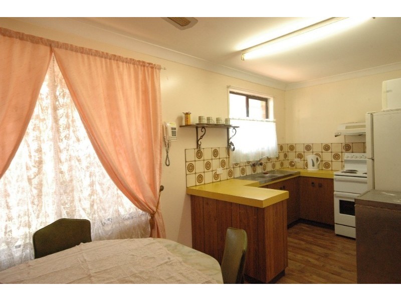 27 Arabian Street, Harristown QLD 4350