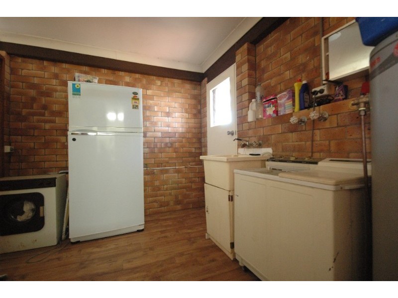 27 Arabian Street, Harristown QLD 4350