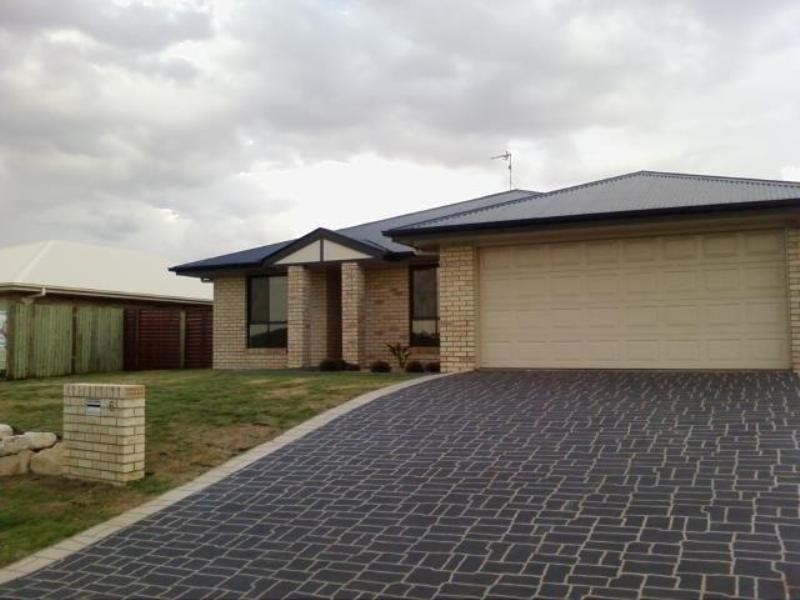 6 Wareena Crescent, Glenvale QLD 4350