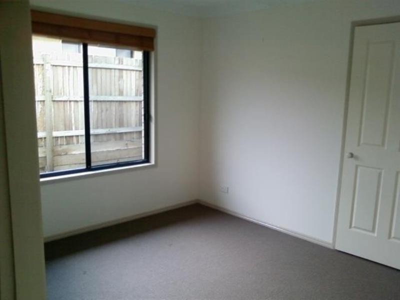 6 Wareena Crescent, Glenvale QLD 4350