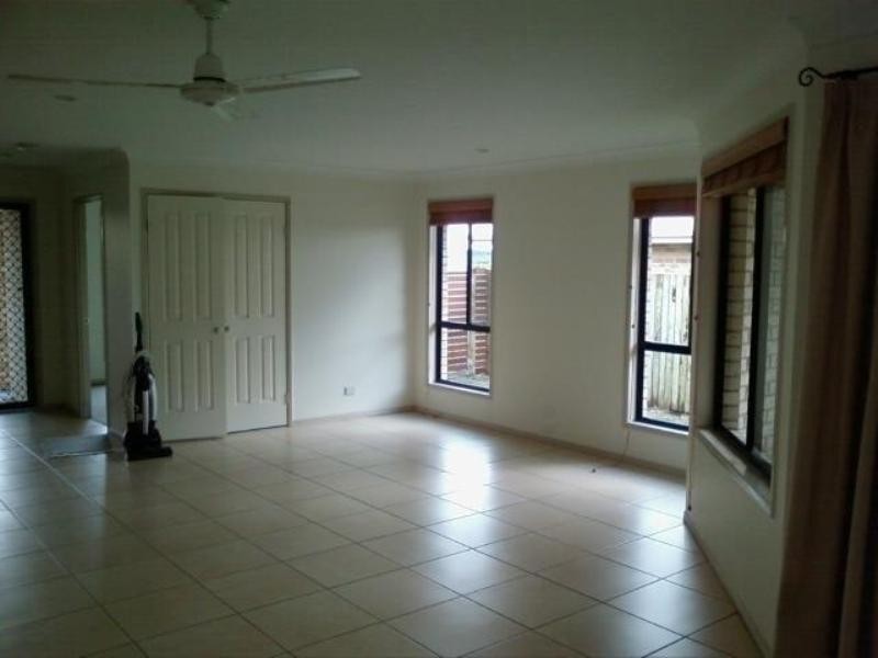 6 Wareena Crescent, Glenvale QLD 4350