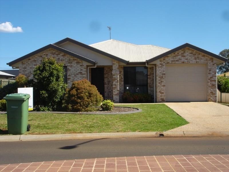 1/12a Rama Court, Kearneys Spring QLD 4350
