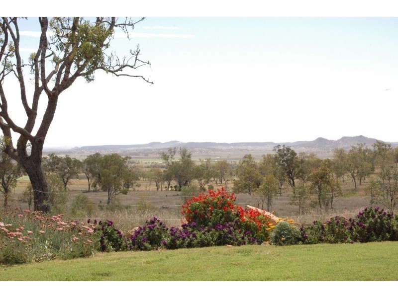 226 Berghofers Road, Biddeston QLD 4401