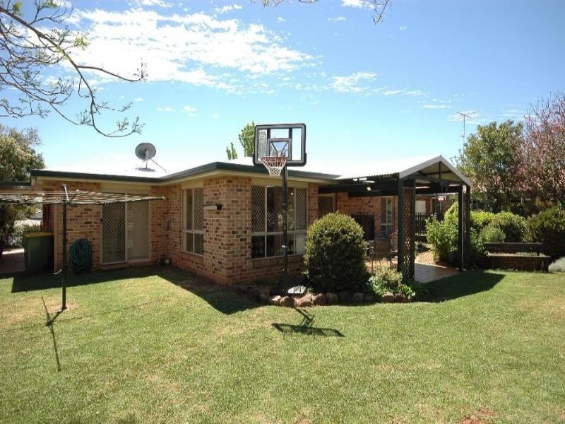 44 Lorraine Crescent, Centenary Heights QLD 4350