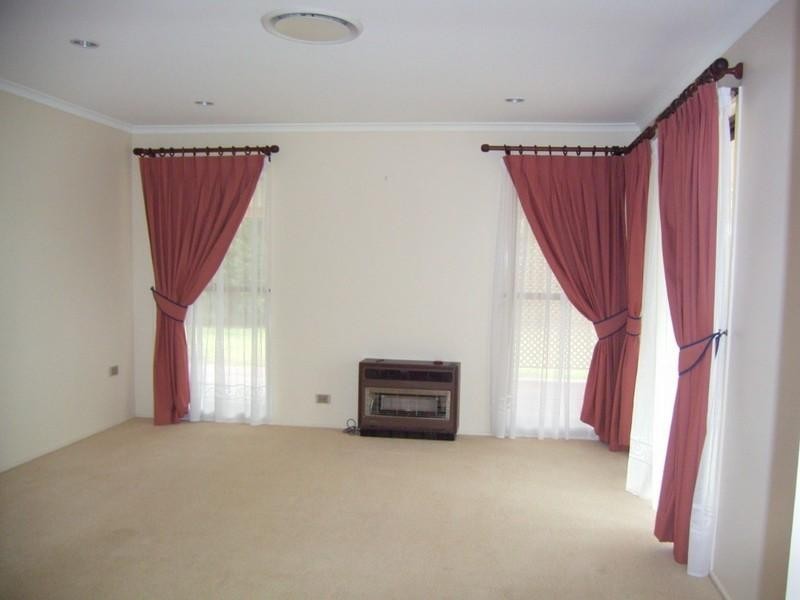 2 Sunbury Street, Harristown QLD 4350