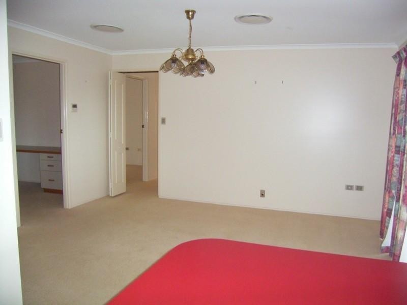 2 Sunbury Street, Harristown QLD 4350