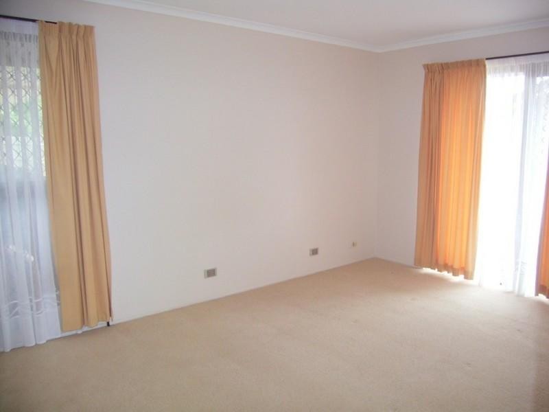 2 Sunbury Street, Harristown QLD 4350