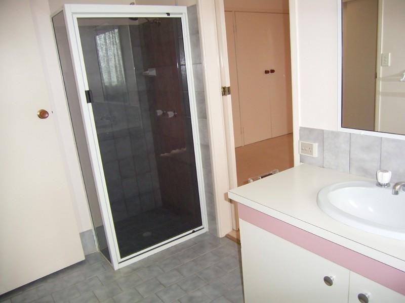 2 Sunbury Street, Harristown QLD 4350