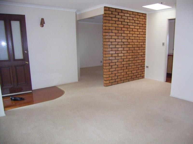 2 Sunbury Street, Harristown QLD 4350