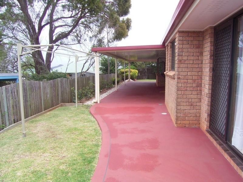 2 Sunbury Street, Harristown QLD 4350