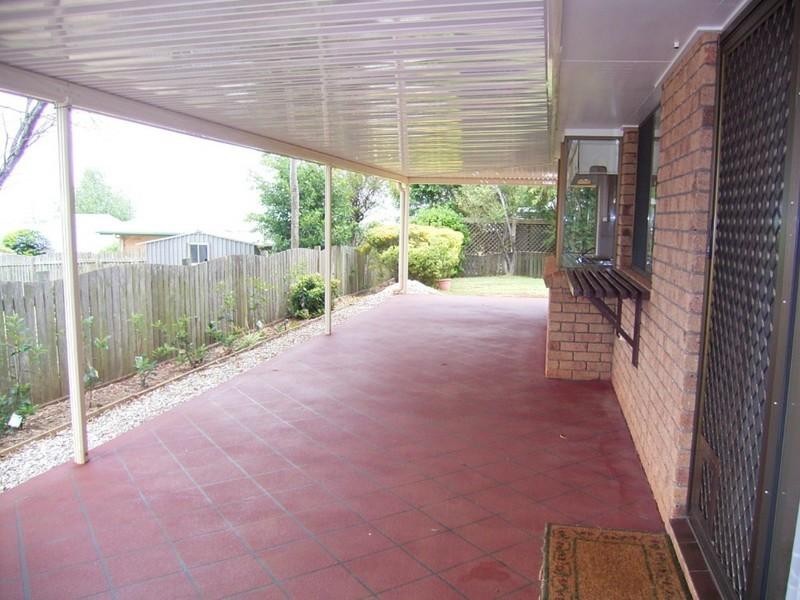 2 Sunbury Street, Harristown QLD 4350