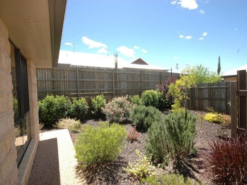 7/14 Uni Plaza Court, Kearneys Spring QLD 4350