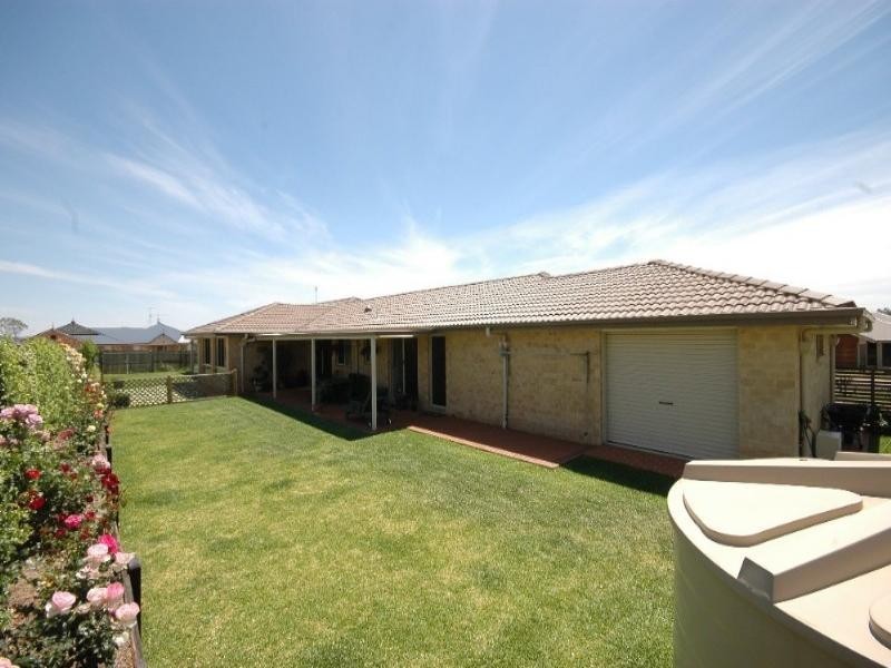 11 Tennyson Court, Westbrook QLD 4350