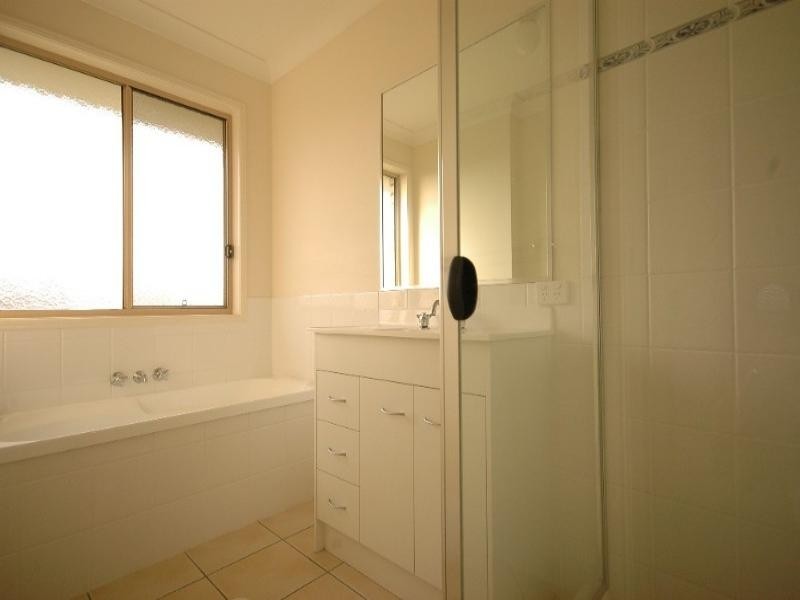 19 Wareena Crescent, Glenvale QLD 4350