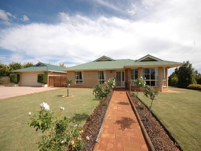 39 Palmer Drive, Highfields QLD 4352