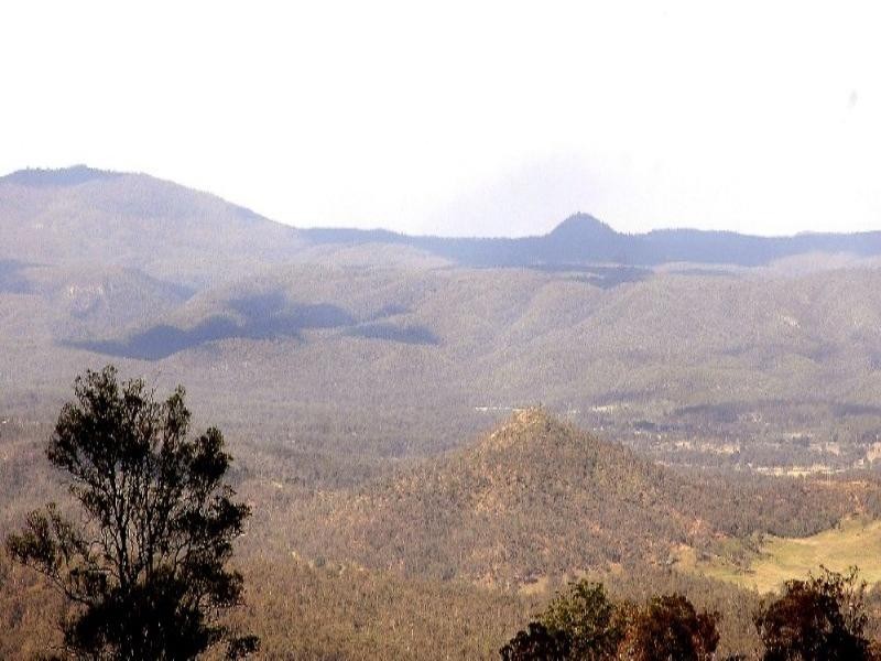 37 Windemere Terrace, Mount Lofty QLD 4350