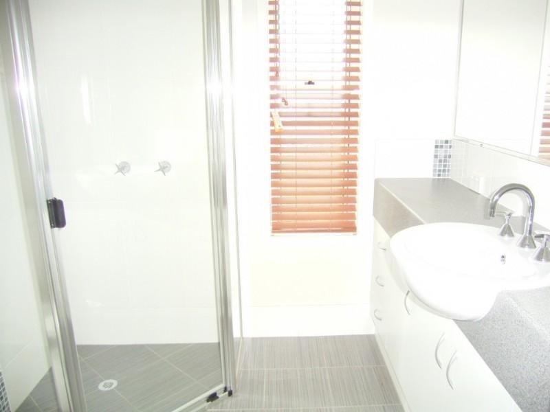 1/28 Sambar Court, Kearneys Spring QLD 4350