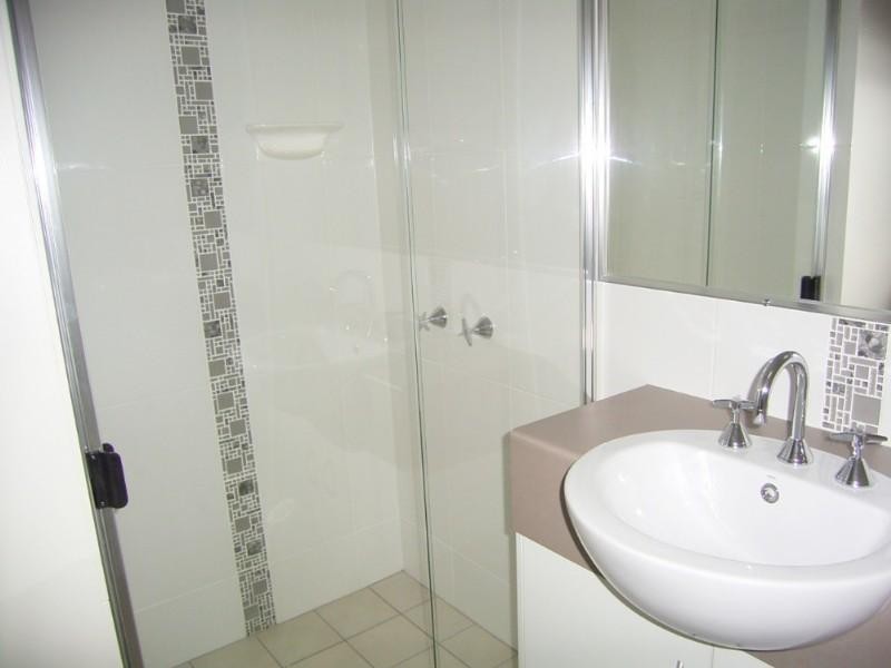 2/28 Sambar Court, Kearneys Spring QLD 4350