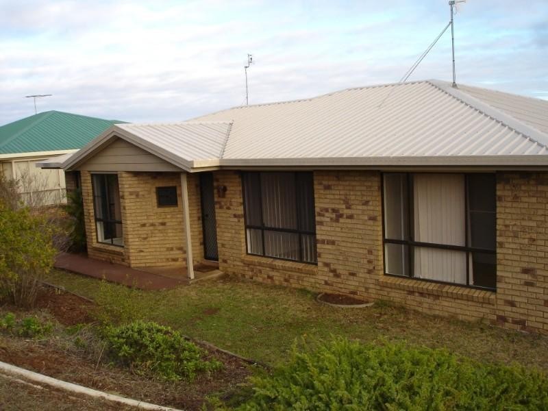 21 Dalzell Crescent, Darling Heights QLD 4350