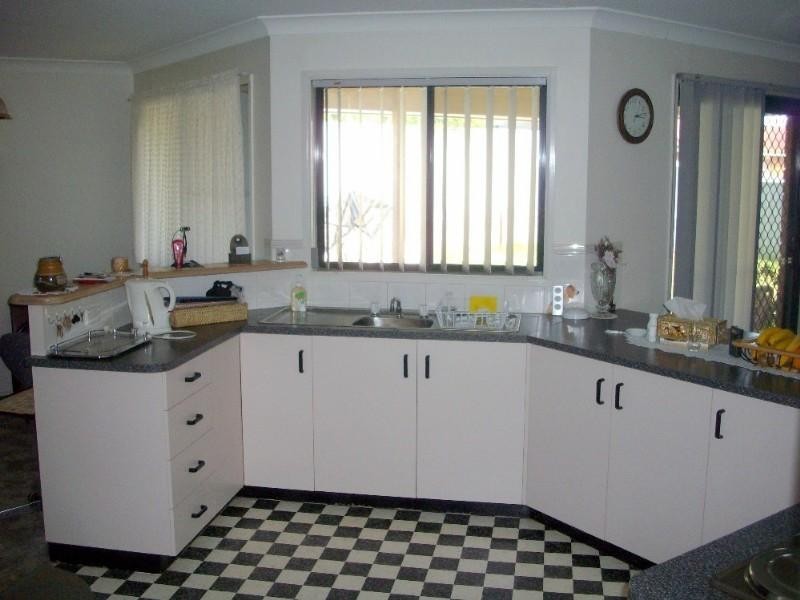 8 Stoneyhurst Court, Glenvale QLD 4350