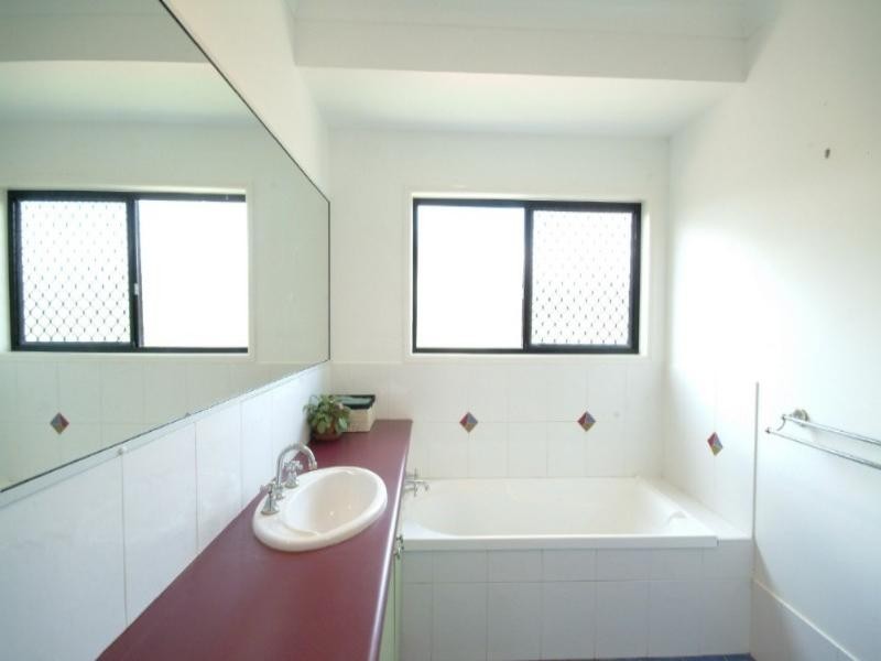 3 Andrews Court, Hodgson Vale QLD 4352